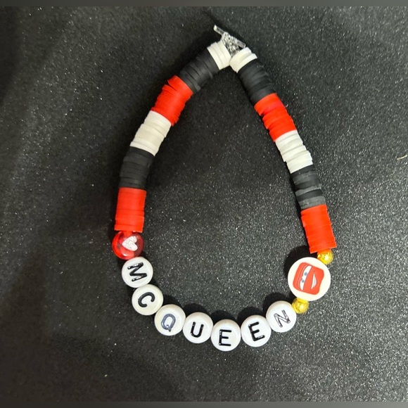 Lightning McQueen (Disney Cars) Heishi Bracelet - Picture 6 of 8